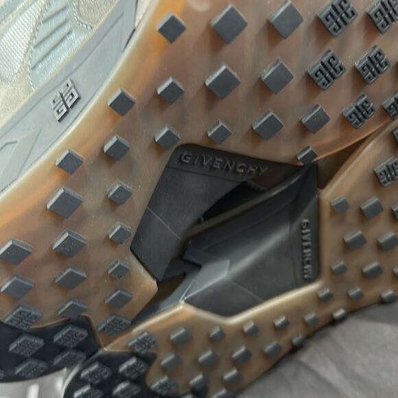 Givenchy Men's GIV 1 High Top Combo Sneakers Size 40 - Picture 11 of 13